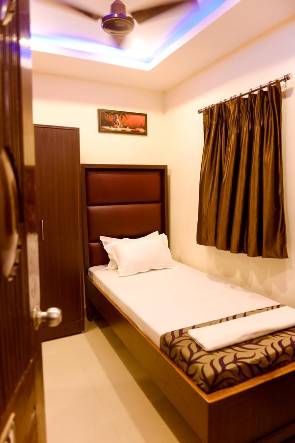 Hotel Mm กูวาฮาติ ภายนอก รูปภาพ